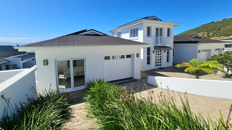 7 Bedroom Property for Sale in Whale Rock Western Cape